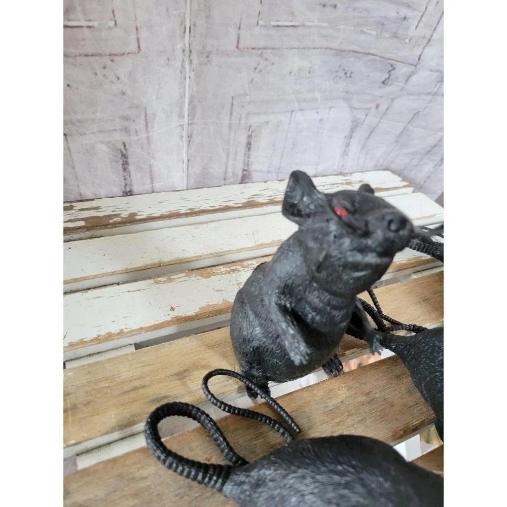 Rat‎ Halloween set mice prop squeaky